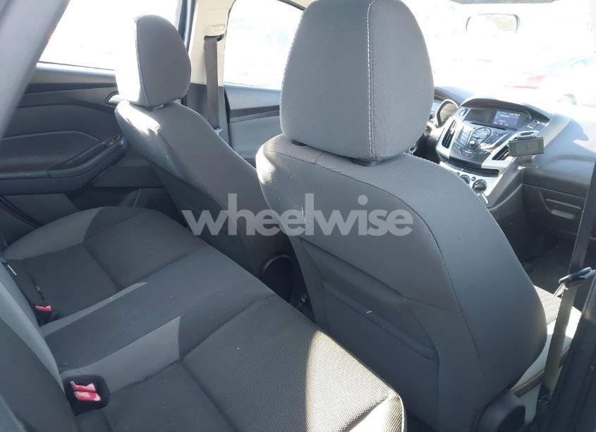 Photo 8 of 2013 Ford Focus SE (VIN 1FADP3F23DL326568)