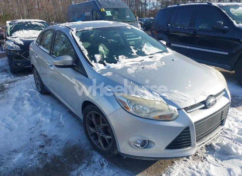 2013 Ford Focus SE (VIN 1FADP3F23DL343077) main photo