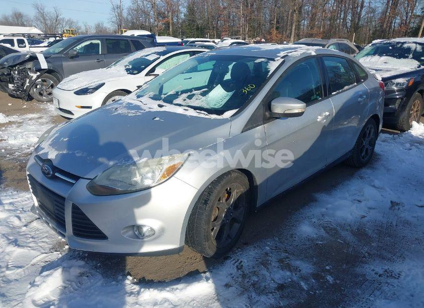 Photo 2 of 2013 Ford Focus SE (VIN 1FADP3F23DL343077)