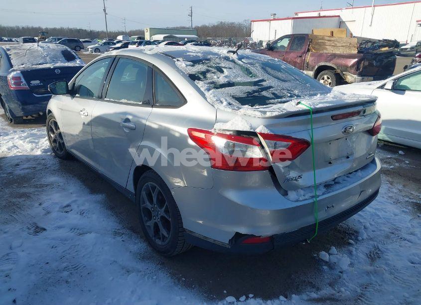Photo 3 of 2013 Ford Focus SE (VIN 1FADP3F23DL343077)