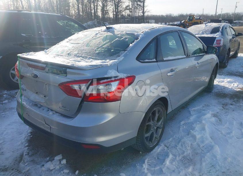 Photo 4 of 2013 Ford Focus SE (VIN 1FADP3F23DL343077)