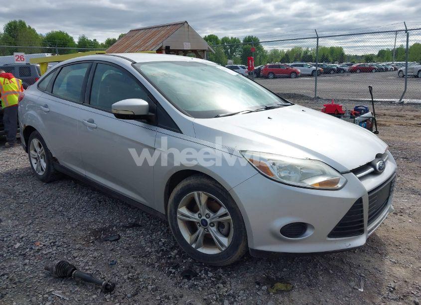 2013 Ford Focus SE (VIN 1FADP3F23DL348733) main photo