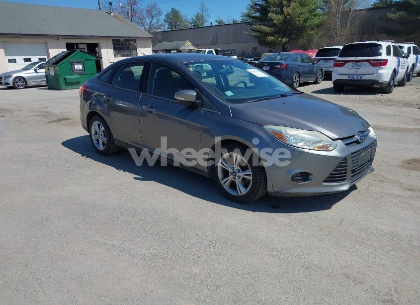 2013 Ford Focus SE (VIN 1FADP3F23DL355181) main photo