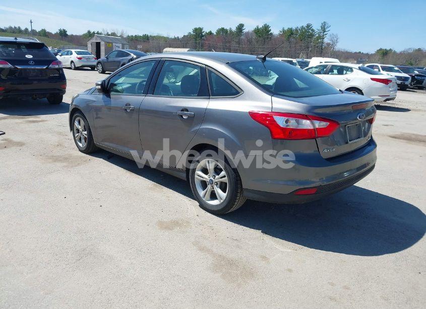 Photo 3 of 2013 Ford Focus SE (VIN 1FADP3F23DL355181)