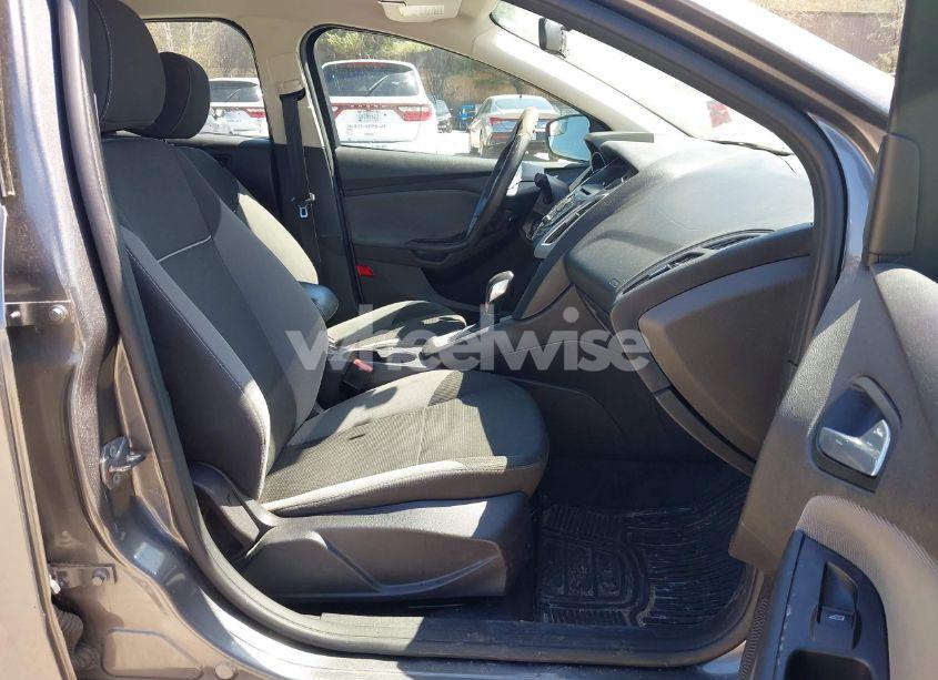 Photo 5 of 2013 Ford Focus SE (VIN 1FADP3F23DL355181)