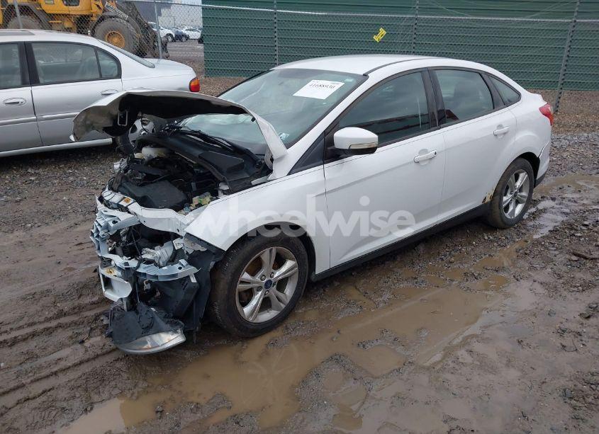 Photo 2 of 2013 Ford Focus SE (VIN 1FADP3F23DL360624)