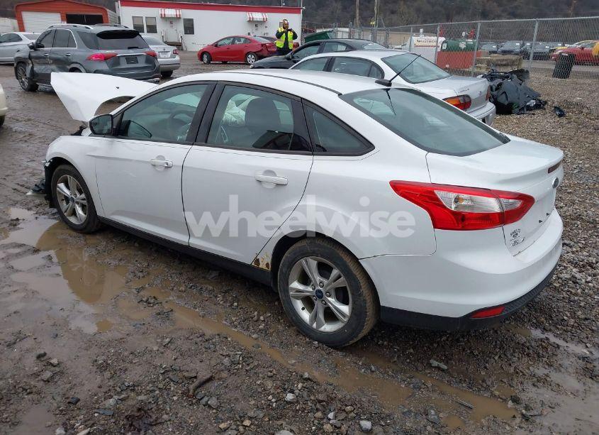Photo 3 of 2013 Ford Focus SE (VIN 1FADP3F23DL360624)