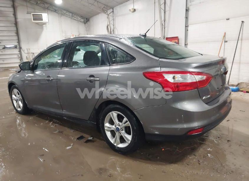 Photo 3 of 2013 Ford Focus SE (VIN 1FADP3F23DL361577)