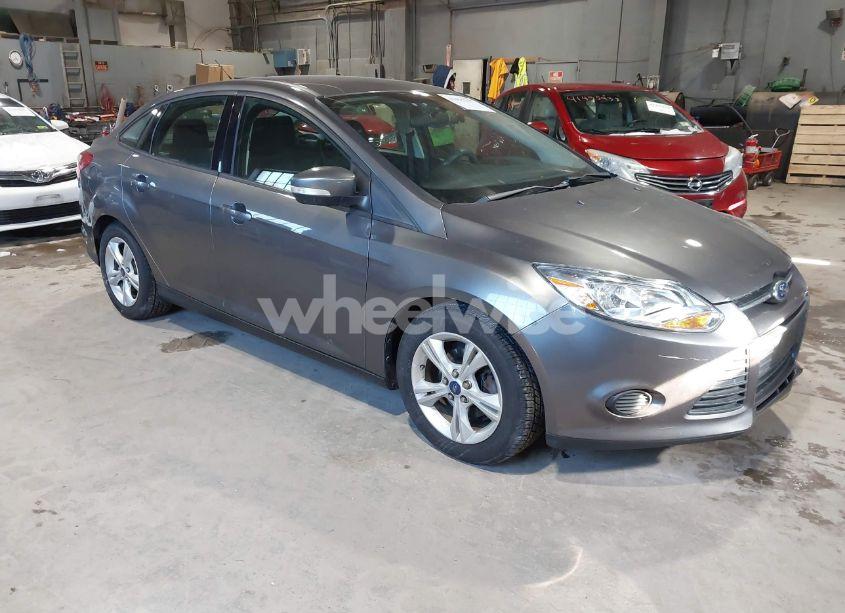 2013 Ford Focus SE (VIN 1FADP3F23DL367816) main photo