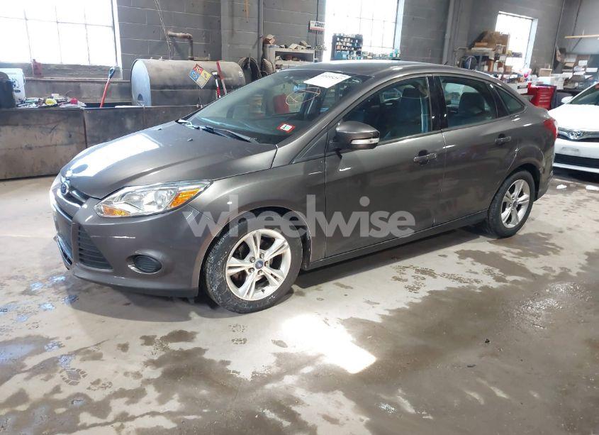 Photo 2 of 2013 Ford Focus SE (VIN 1FADP3F23DL367816)