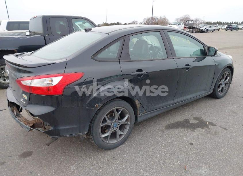 Photo 4 of 2013 Ford Focus SE (VIN 1FADP3F23DL381859)
