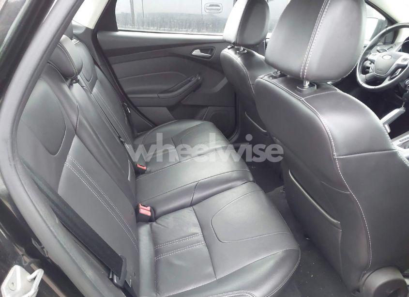 Photo 8 of 2013 Ford Focus SE (VIN 1FADP3F23DL381859)