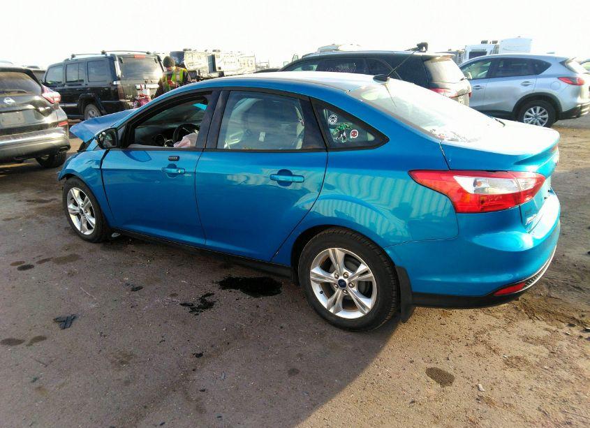 Photo 3 of 2013 Ford Focus SE (VIN 1FADP3F23DL381960)
