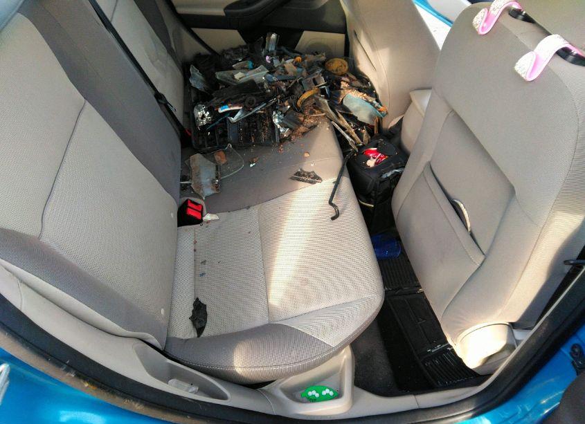 Photo 8 of 2013 Ford Focus SE (VIN 1FADP3F23DL381960)