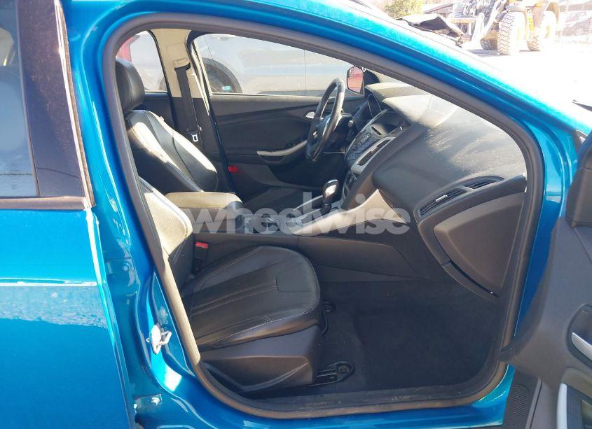 Photo 5 of 2014 Ford Focus SE (VIN 1FADP3F23EL115730)