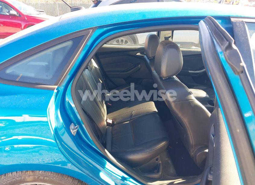 Photo 8 of 2014 Ford Focus SE (VIN 1FADP3F23EL115730)