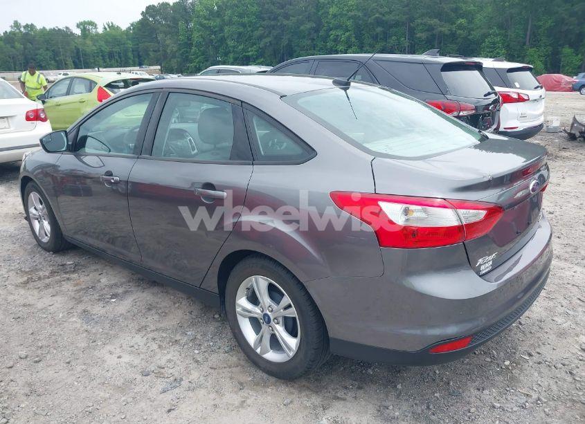 Photo 3 of 2014 Ford Focus SE (VIN 1FADP3F23EL121334)