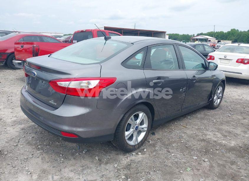 Photo 4 of 2014 Ford Focus SE (VIN 1FADP3F23EL121334)
