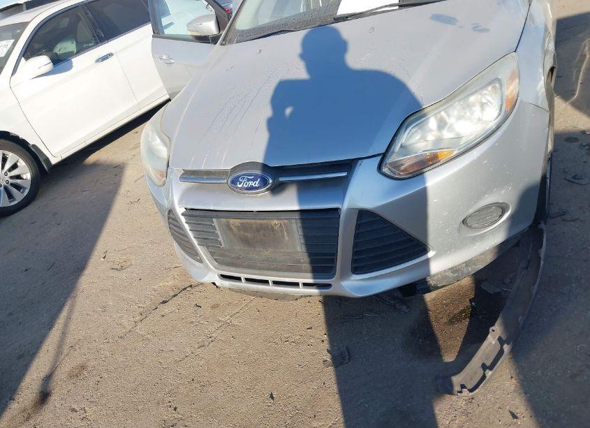 Photo 12 of 2014 Ford Focus SE (VIN 1FADP3F23EL122998)