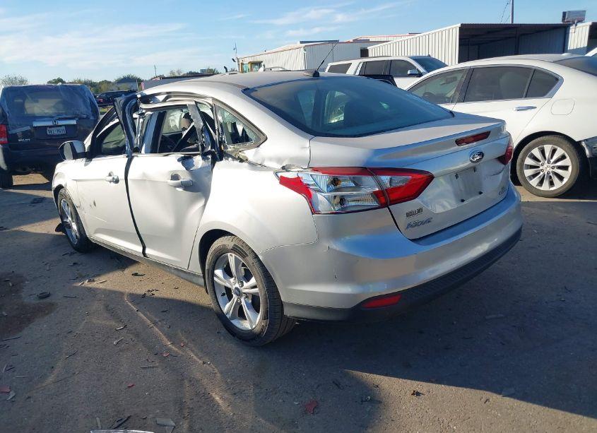 Photo 3 of 2014 Ford Focus SE (VIN 1FADP3F23EL122998)