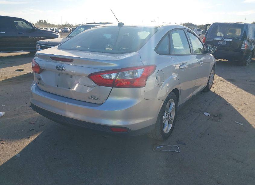 Photo 4 of 2014 Ford Focus SE (VIN 1FADP3F23EL122998)
