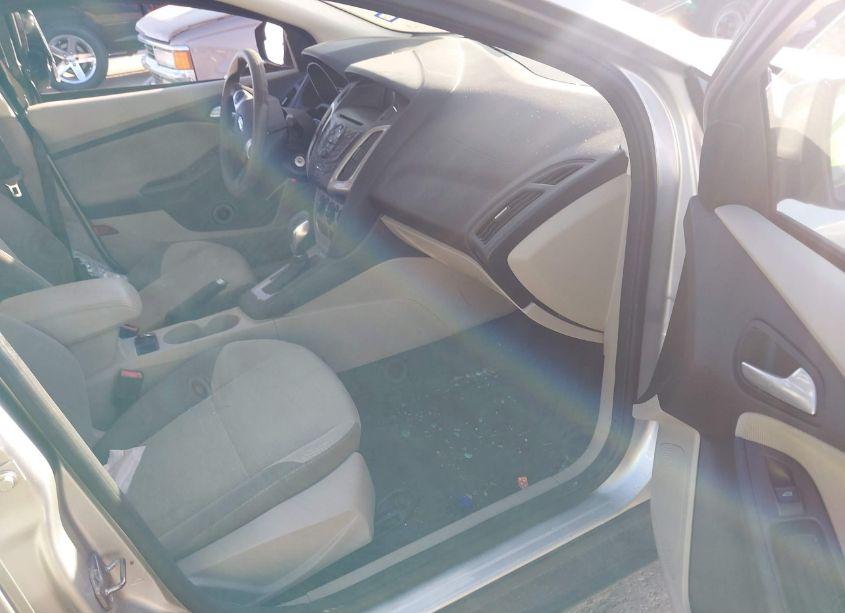 Photo 5 of 2014 Ford Focus SE (VIN 1FADP3F23EL122998)