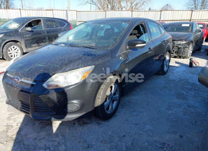 Photo 2 of 2014 Ford Focus SE (VIN 1FADP3F23EL166886)