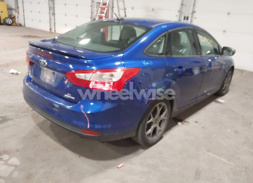 Photo 4 of 2014 Ford Focus SE (VIN 1FADP3F23EL176124)