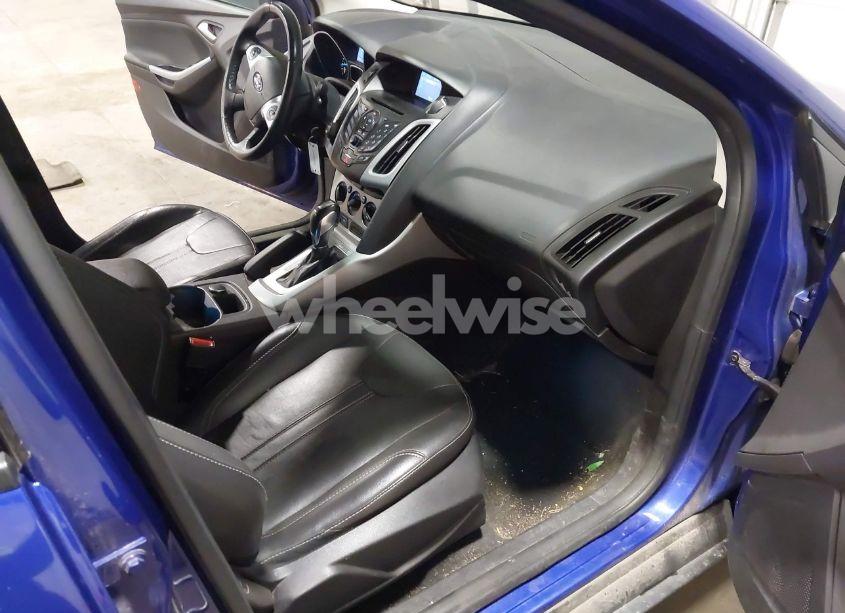 Photo 5 of 2014 Ford Focus SE (VIN 1FADP3F23EL176124)