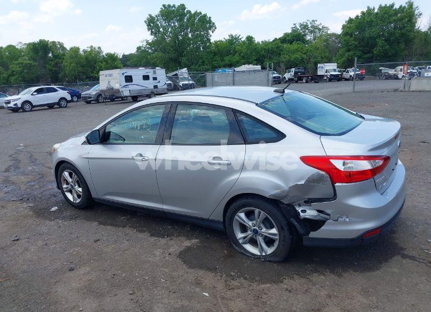 Photo 14 of 2014 Ford Focus SE (VIN 1FADP3F23EL189830)
