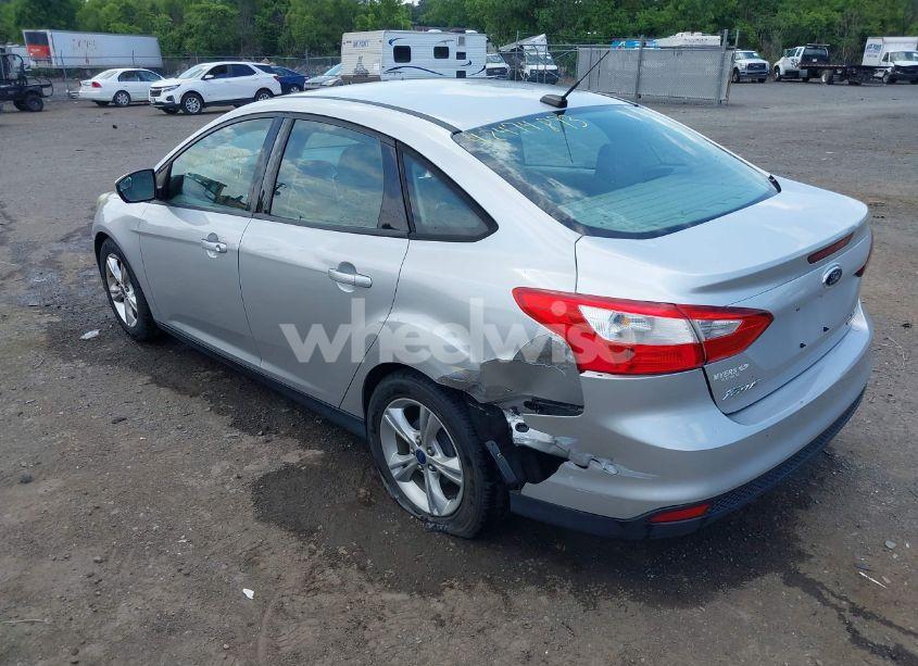 Photo 3 of 2014 Ford Focus SE (VIN 1FADP3F23EL189830)