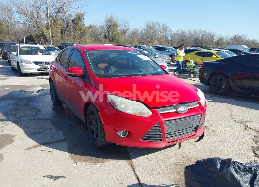 2014 Ford Focus SE (VIN 1FADP3F23EL196356) main photo