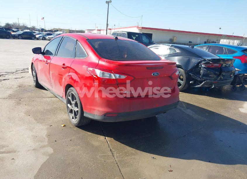 Photo 3 of 2014 Ford Focus SE (VIN 1FADP3F23EL196356)