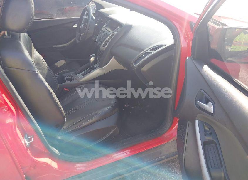 Photo 5 of 2014 Ford Focus SE (VIN 1FADP3F23EL196356)