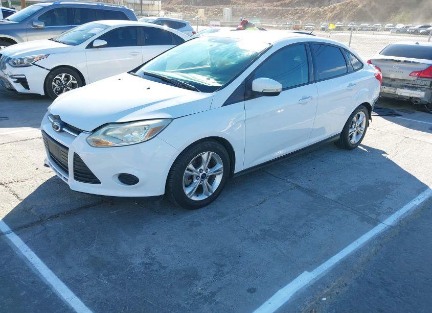 Photo 2 of 2014 Ford Focus SE (VIN 1FADP3F23EL199161)