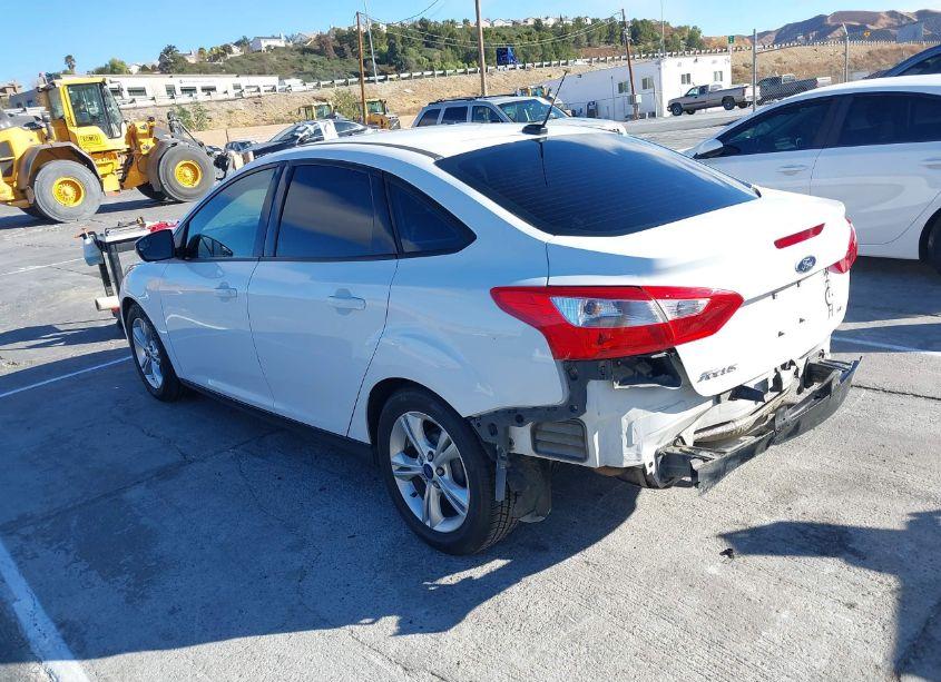 Photo 3 of 2014 Ford Focus SE (VIN 1FADP3F23EL199161)