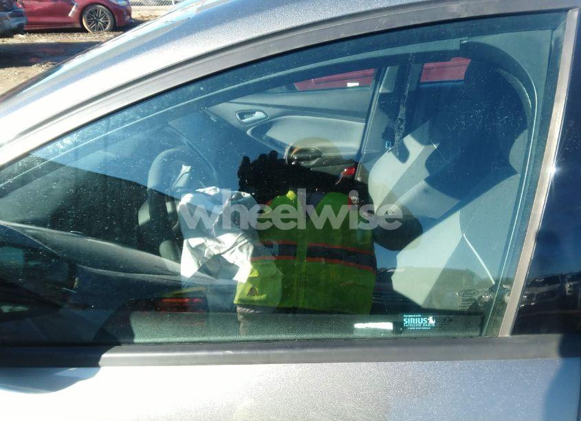 Photo 15 of 2014 Ford Focus SE (VIN 1FADP3F23EL202947)