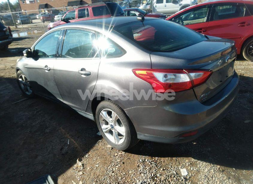 Photo 3 of 2014 Ford Focus SE (VIN 1FADP3F23EL202947)