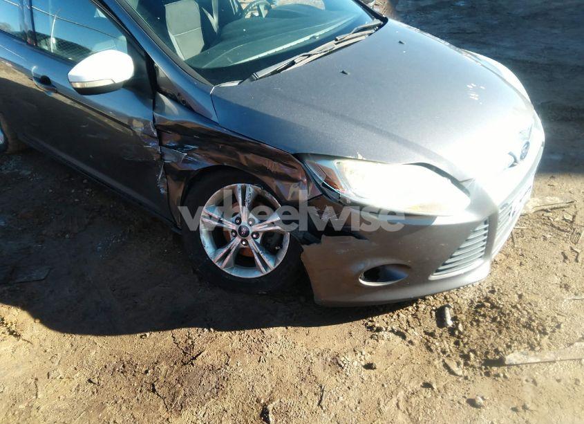 Photo 6 of 2014 Ford Focus SE (VIN 1FADP3F23EL202947)