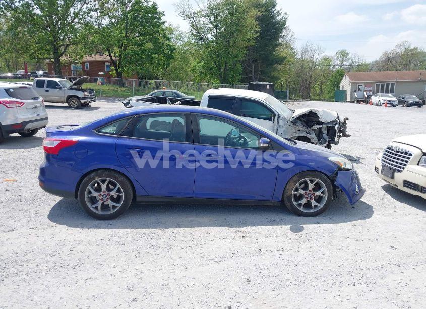 Photo 13 of 2014 Ford Focus SE (VIN 1FADP3F23EL205640)