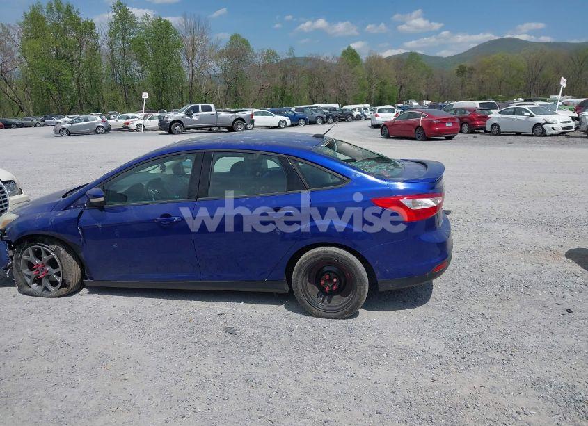 Photo 14 of 2014 Ford Focus SE (VIN 1FADP3F23EL205640)
