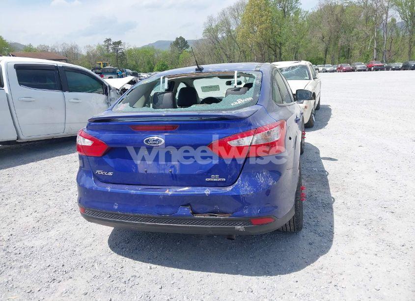 Photo 16 of 2014 Ford Focus SE (VIN 1FADP3F23EL205640)