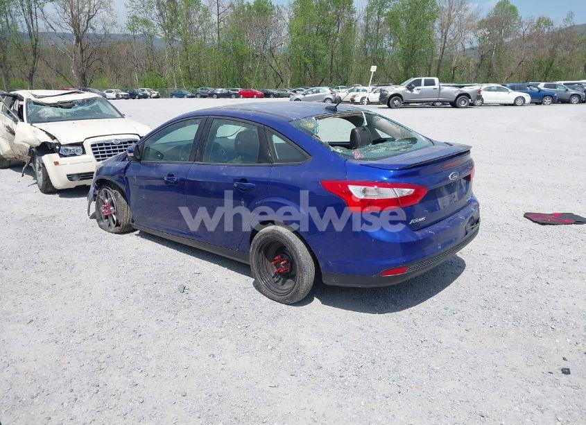 Photo 3 of 2014 Ford Focus SE (VIN 1FADP3F23EL205640)