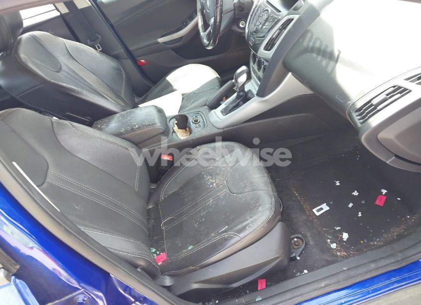 Photo 5 of 2014 Ford Focus SE (VIN 1FADP3F23EL205640)