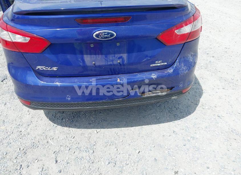 Photo 6 of 2014 Ford Focus SE (VIN 1FADP3F23EL205640)