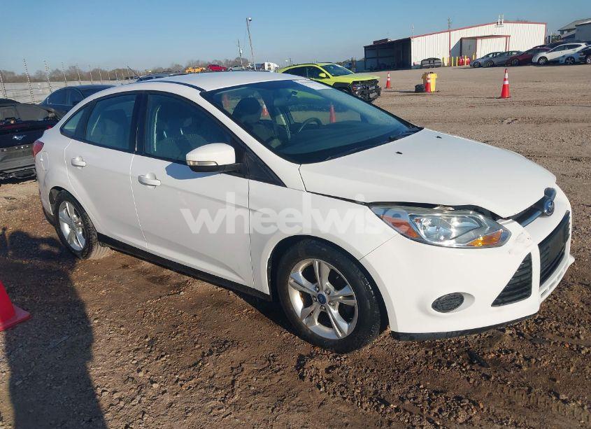 2014 Ford Focus SE (VIN 1FADP3F23EL206206) main photo