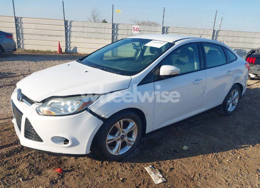 Photo 2 of 2014 Ford Focus SE (VIN 1FADP3F23EL206206)