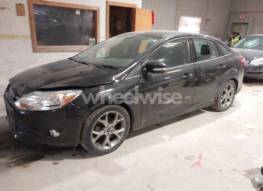 Photo 2 of 2014 Ford Focus SE (VIN 1FADP3F23EL209798)