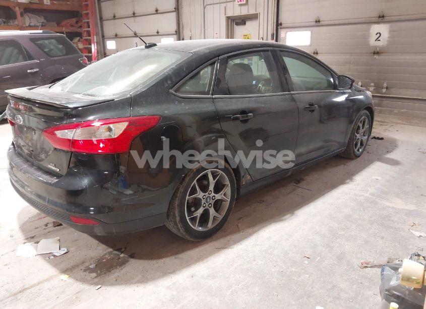 Photo 4 of 2014 Ford Focus SE (VIN 1FADP3F23EL209798)