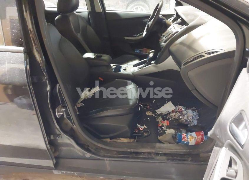 Photo 5 of 2014 Ford Focus SE (VIN 1FADP3F23EL209798)